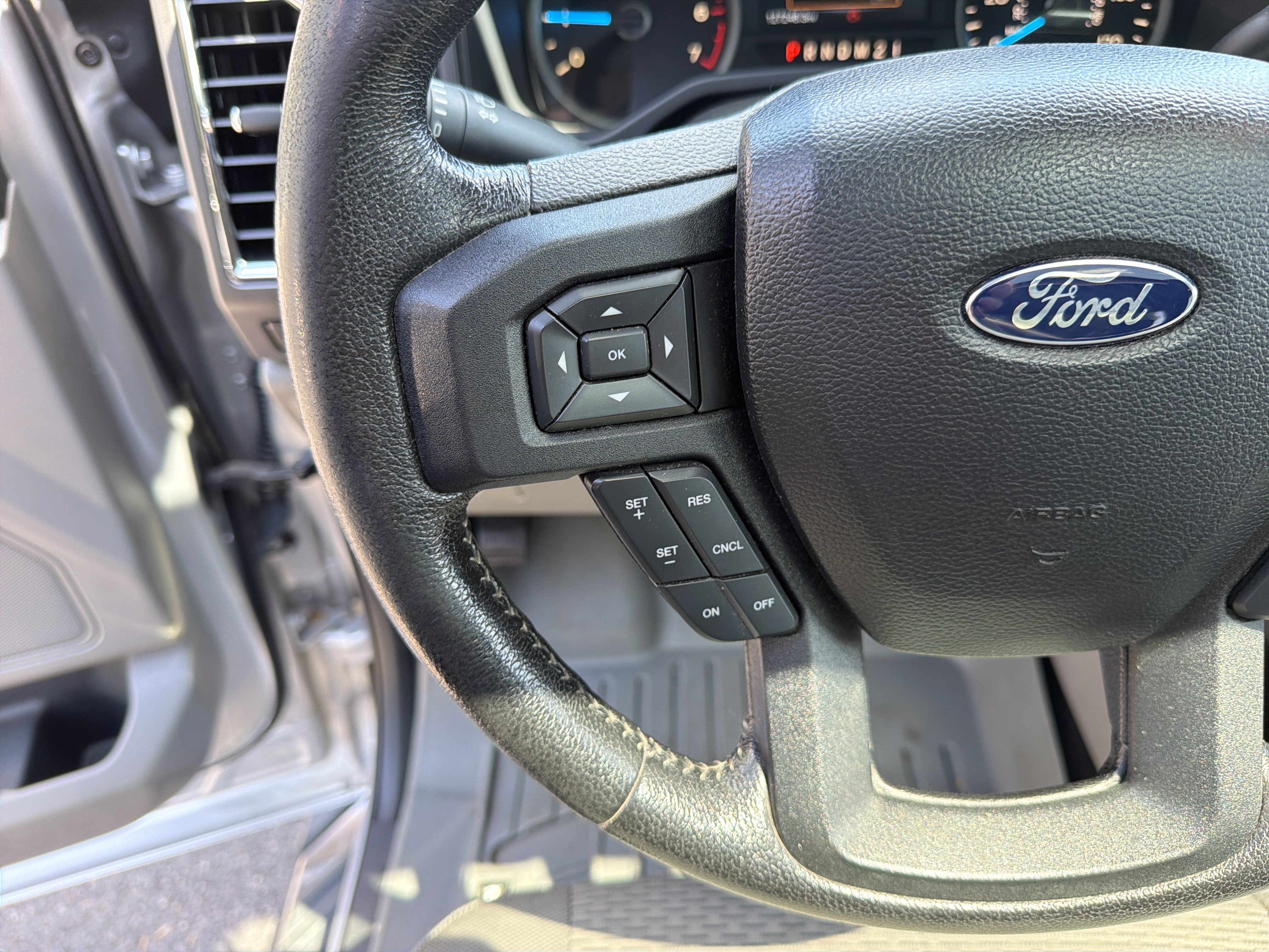Used 2016 Ford F150 XLT w/ Equipment Group 302A Luxury AWD/4WD image 19