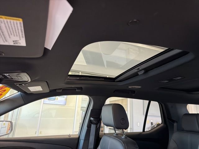 Used 2024 Chevrolet Traverse RS image 15