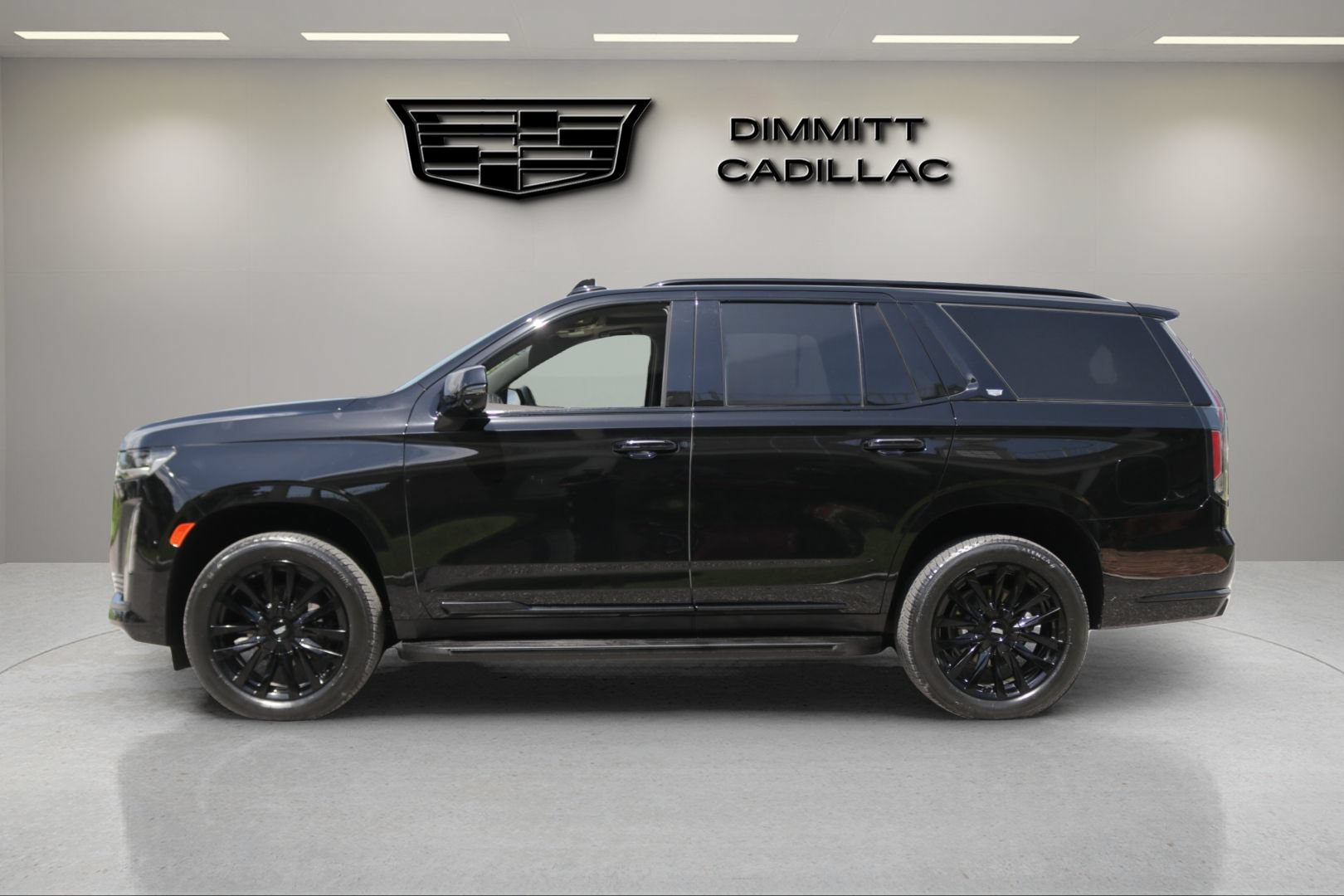 Certified 2023 Cadillac Escalade Premium Luxury RWD image 8