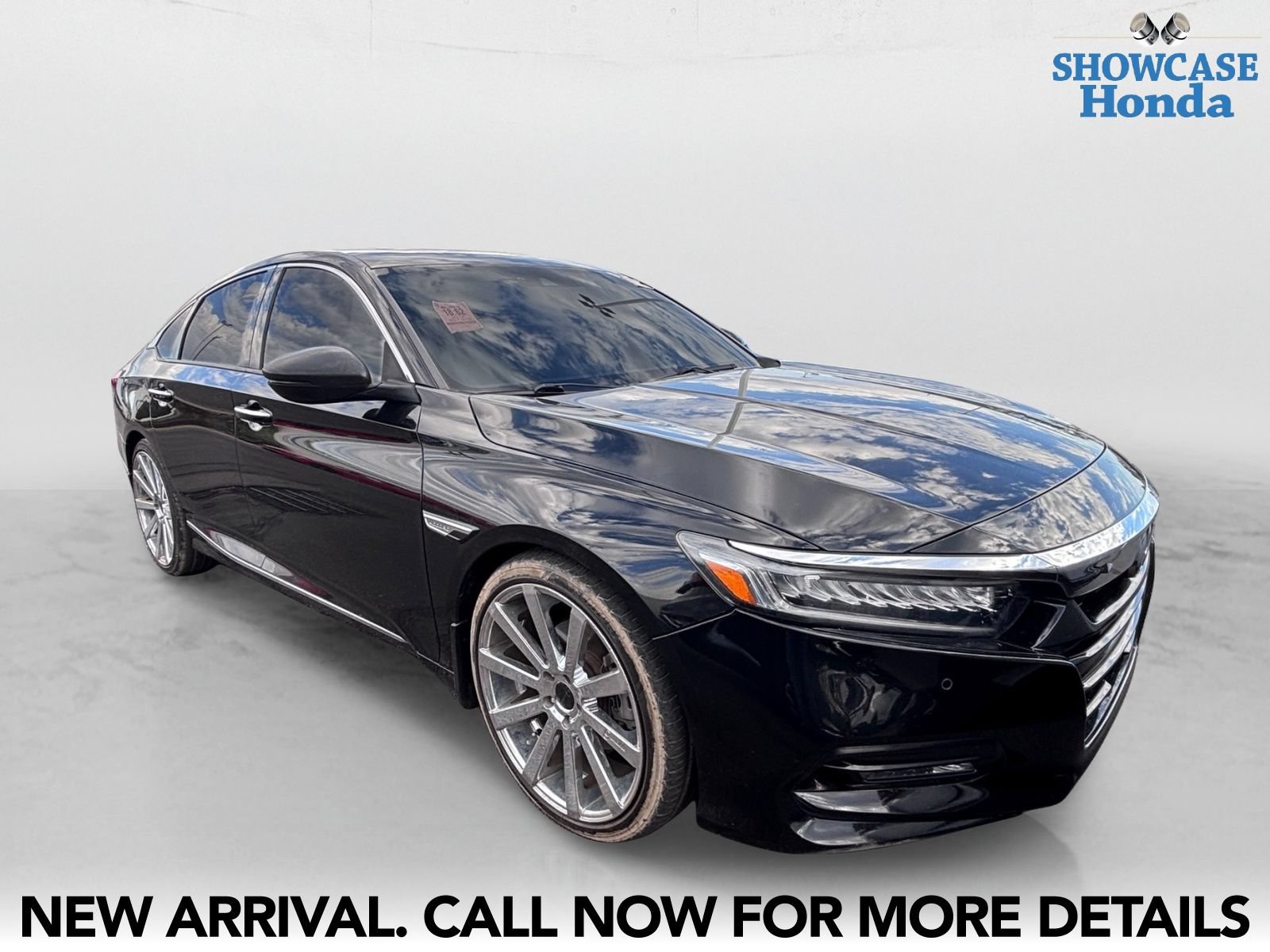 Used 2018 Honda Accord Touring image 6