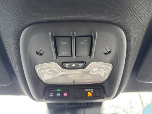 Used 2023 GMC Canyon AT4 w/ AT4 Premium Package image 12