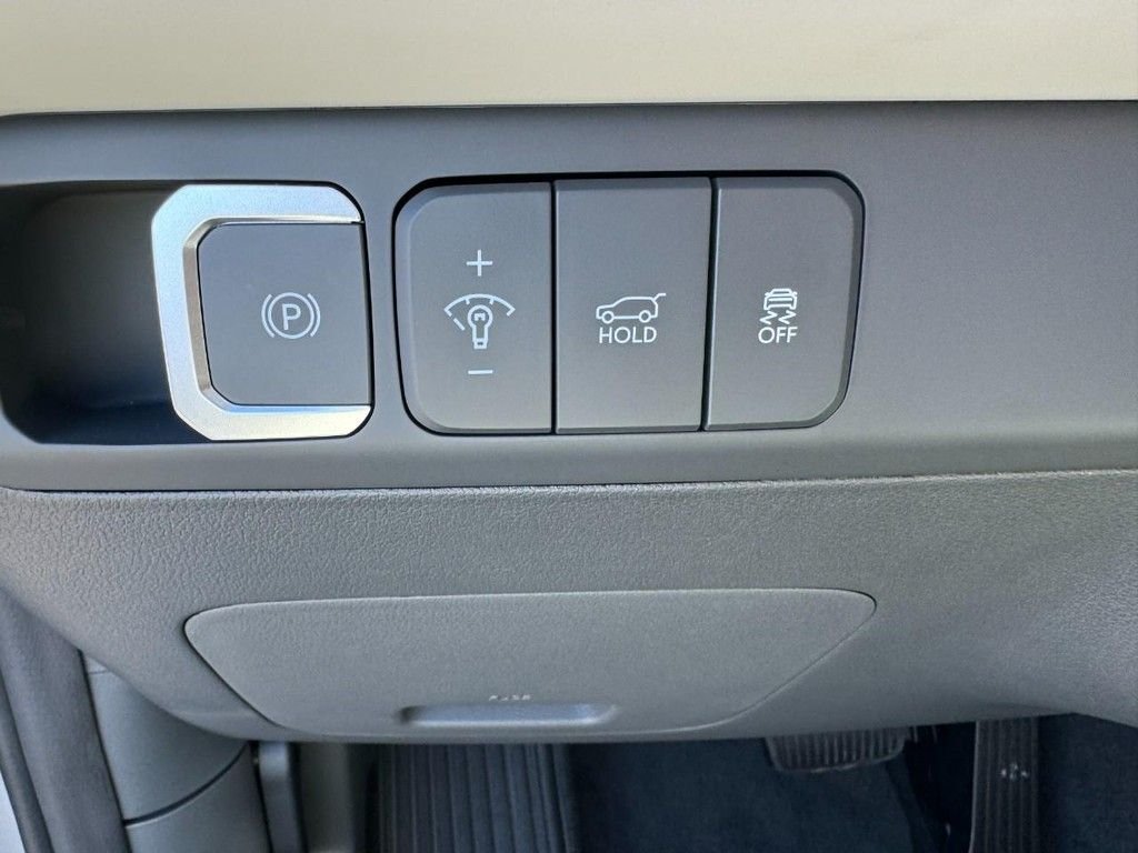 Certified 2025 Hyundai Santa Fe SE AWD/4WD image 15