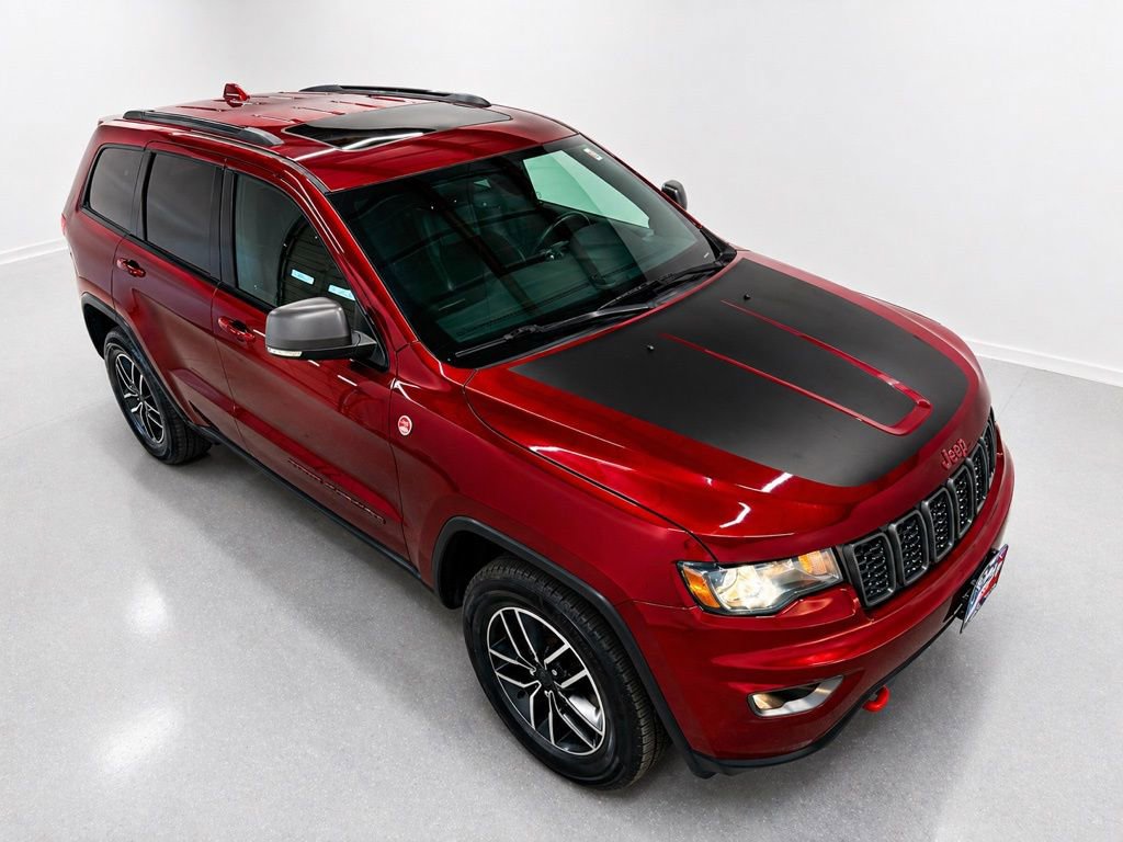 Used 2019 Jeep Grand Cherokee Trailhawk AWD/4WD image 3