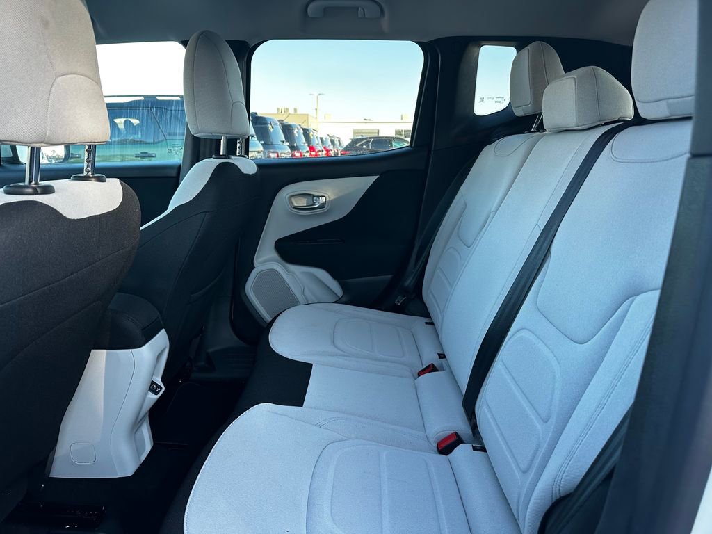 Used 2021 Jeep Renegade Latitude image 28