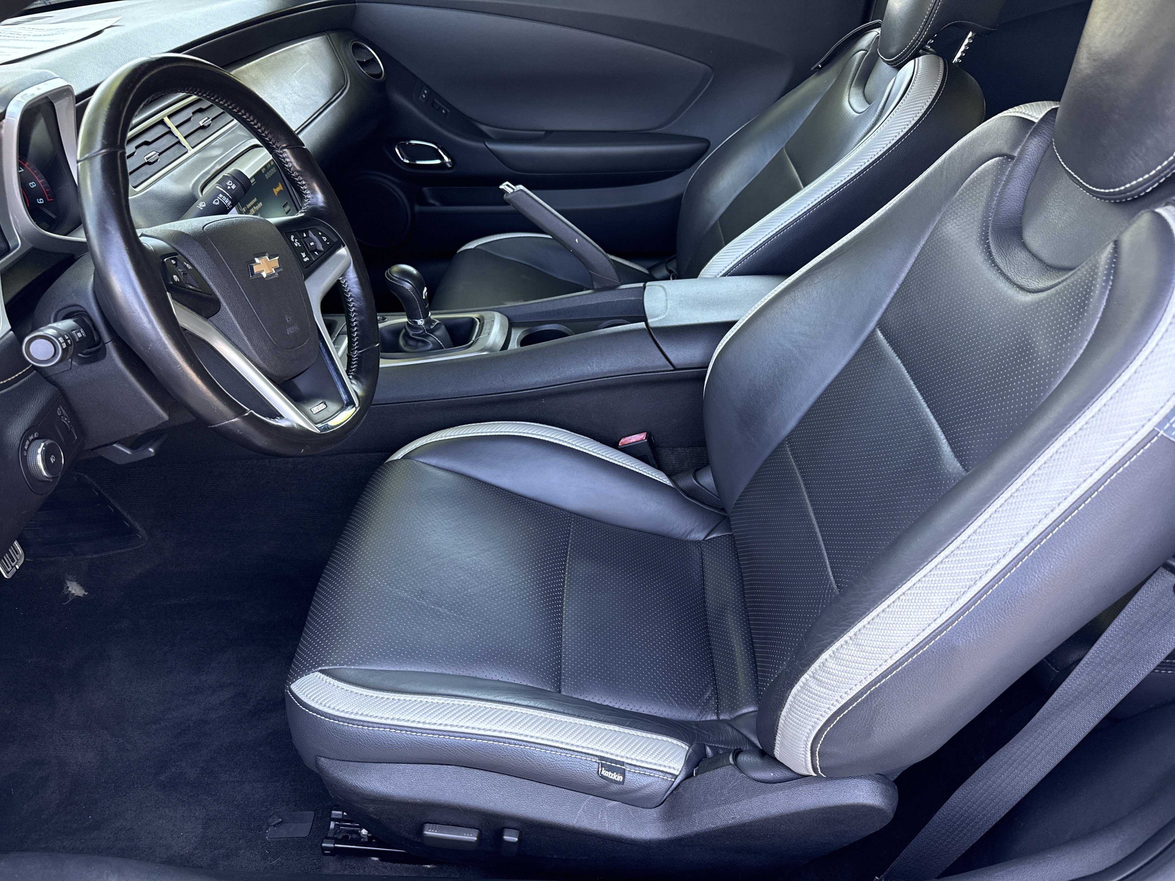 Used 2015 Chevrolet Camaro SS w/ Rear Vision Package RWD image 9