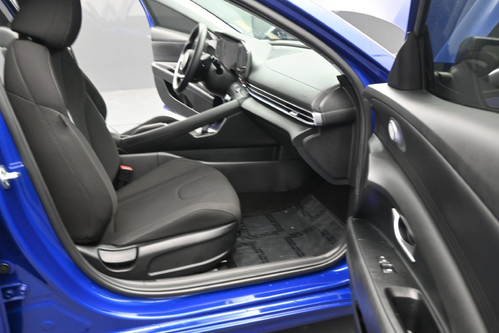Used 2024 Hyundai Elantra SEL FWD image 18