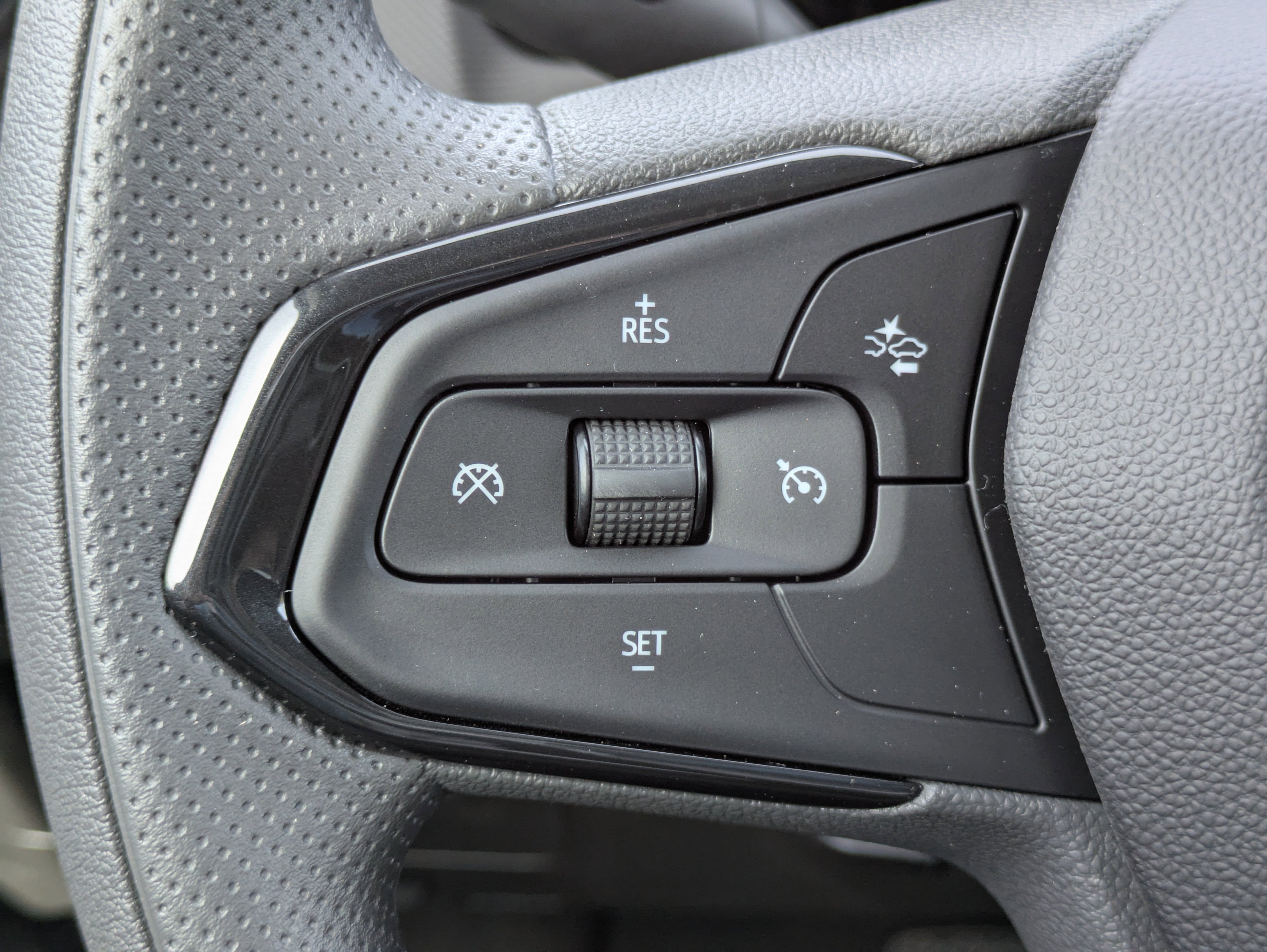 New 2026 Chevrolet Trax LT w/ Midnight Edition image 14