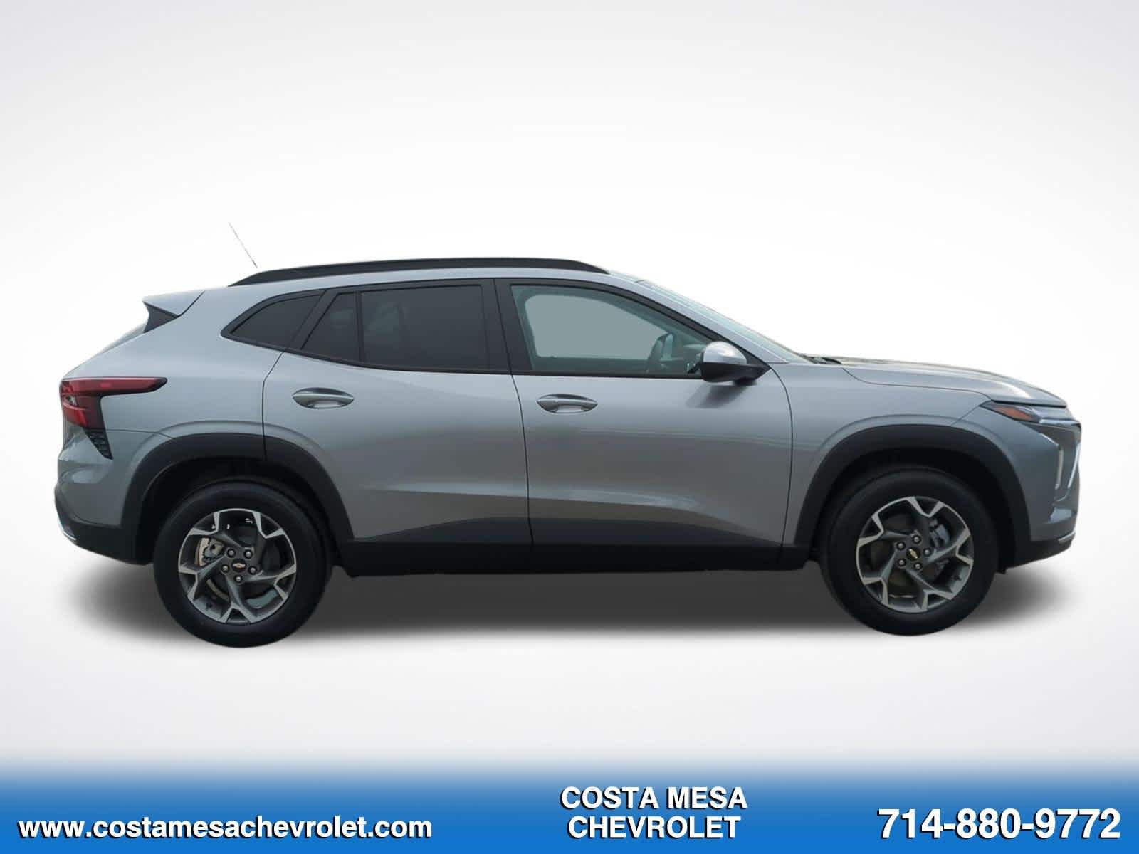New 2026 Chevrolet Trax LT w/ Driver Confidence Package FWD image 4