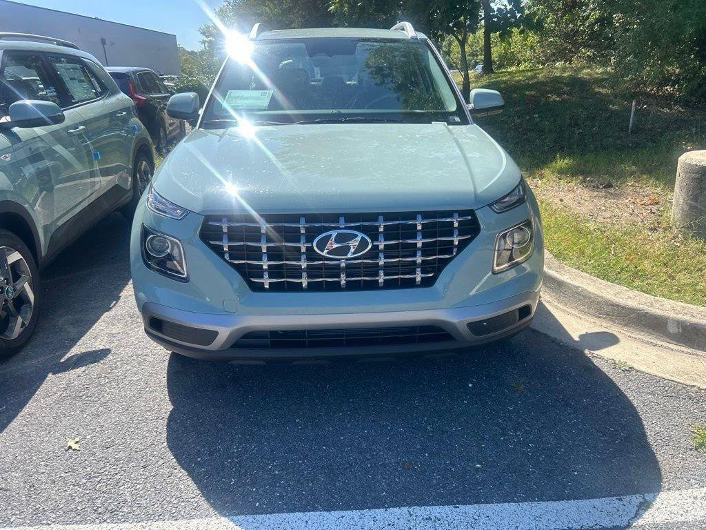 New 2026 Hyundai Venue SEL FWD image 2