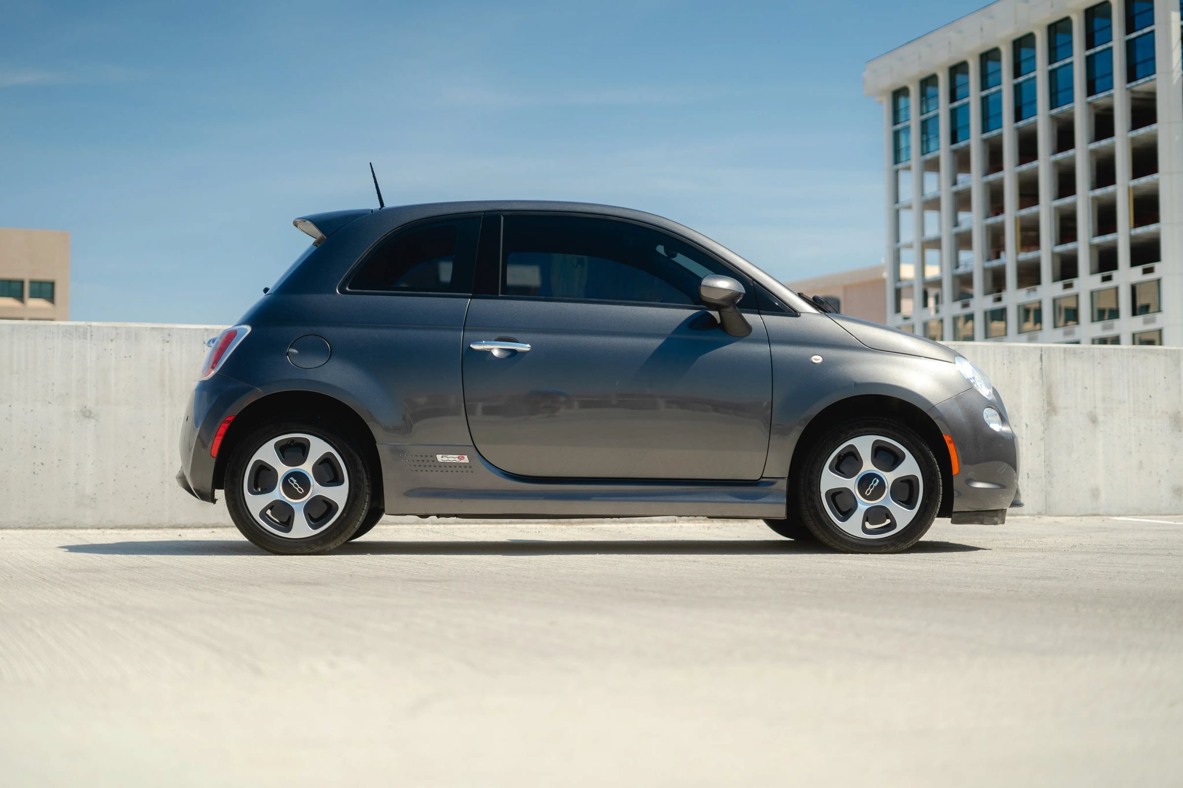 Used 2015 FIAT 500 e FWD image 17