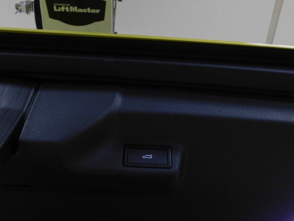 Used 2025 Volkswagen ID. Buzz 1st Edition image 84