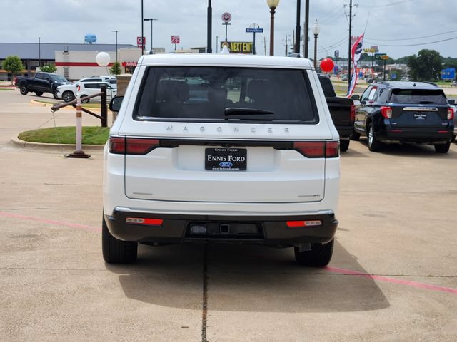 Used 2023 Jeep Wagoneer L Series II AWD/4WD image 5