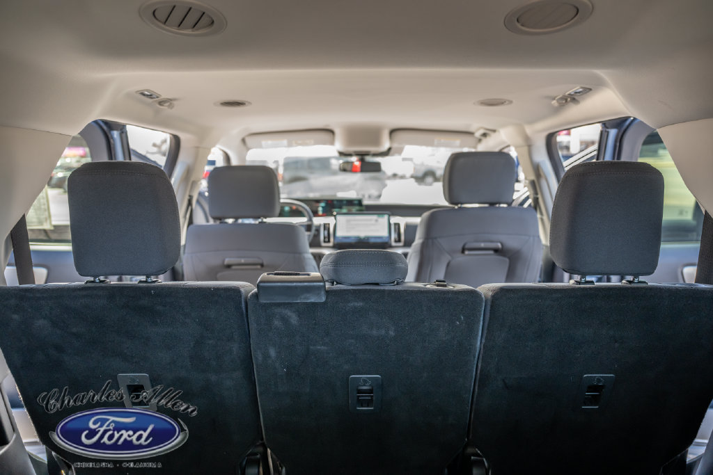 Used 2025 Ford Expedition Active AWD/4WD image 16