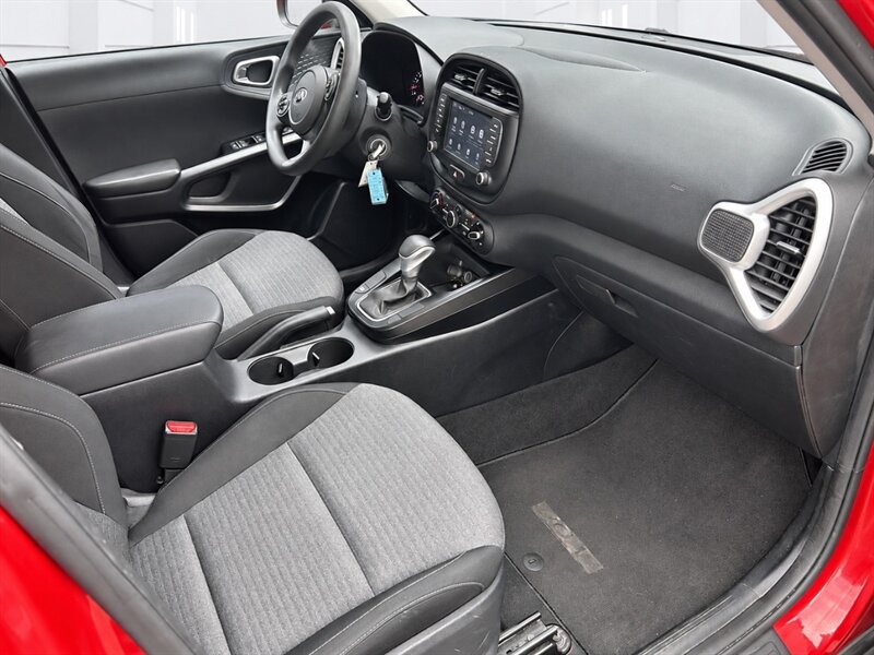 Used 2020 Kia Soul S FWD image 10