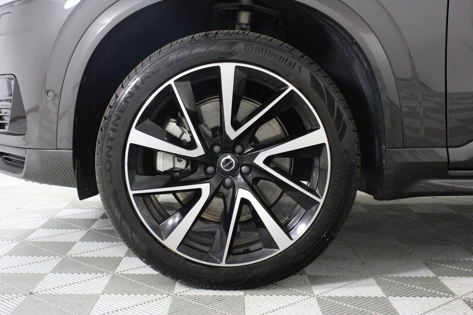 Certified 2023 Volvo XC90 T8 Plus w/ Protection Package Premier image 28