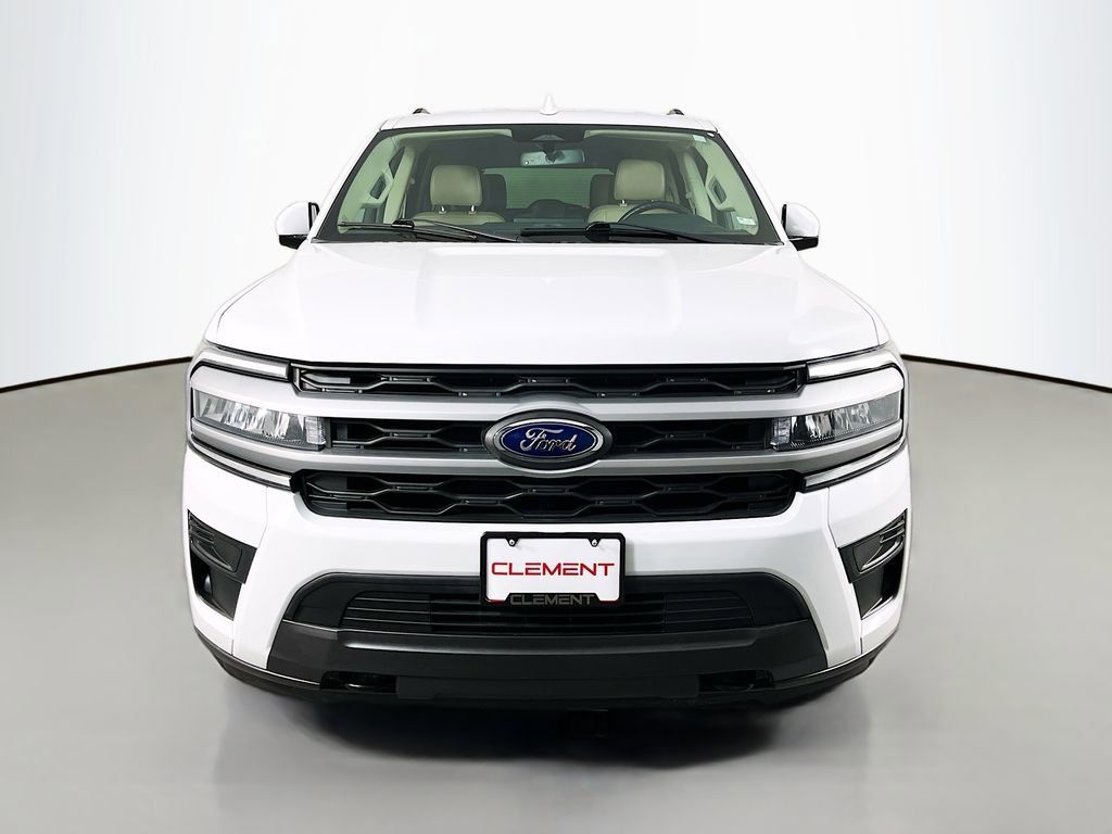 Used 2023 Ford Expedition Max XLT image 3