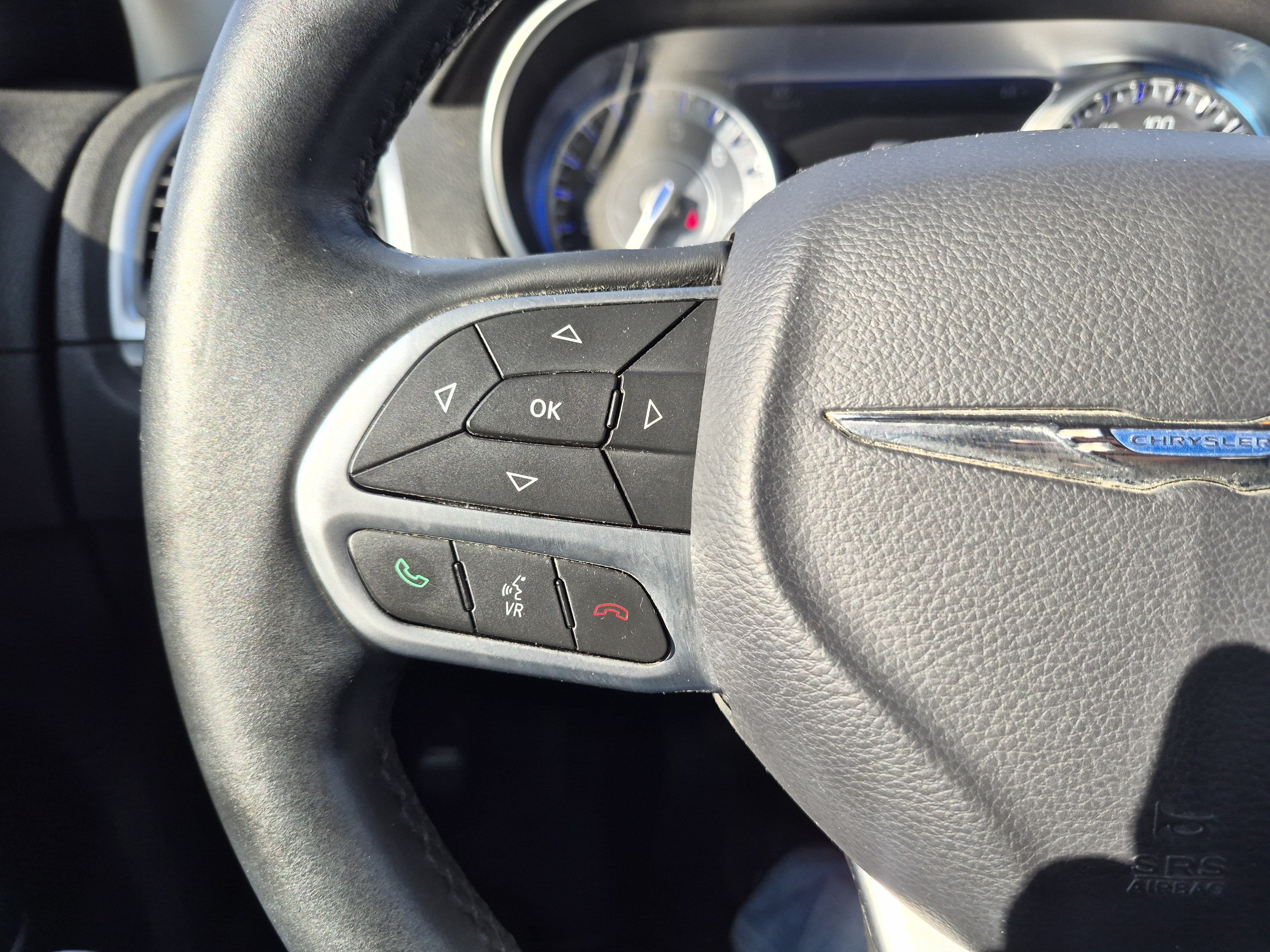 Used 2017 Chrysler 300 Limited AWD/4WD image 18