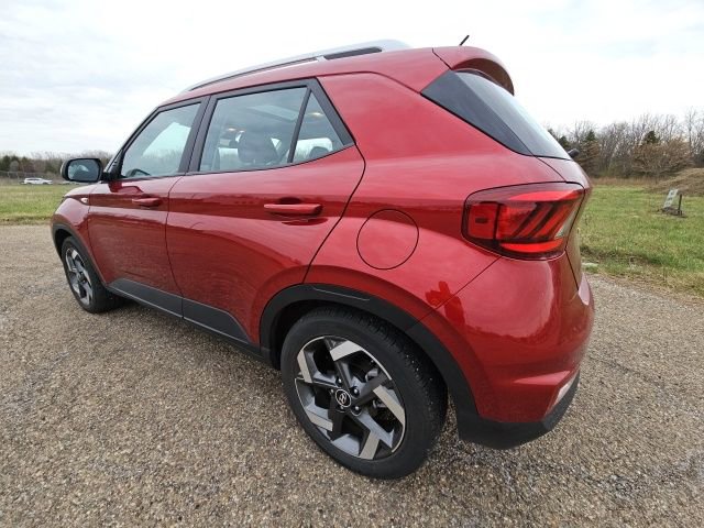Used 2023 Hyundai Venue SEL w/ Cargo Package image 5