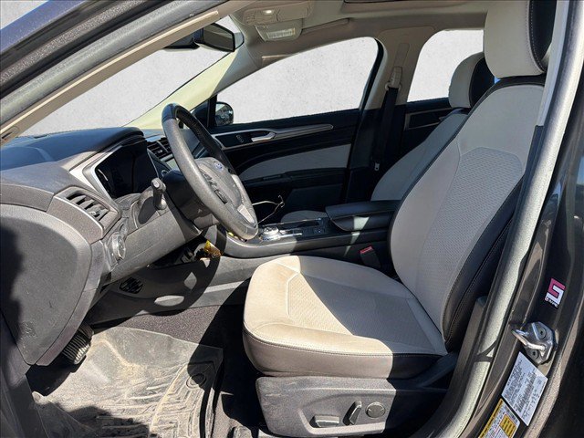 Used 2020 Ford Fusion SE w/ Equipment Group 151A FWD image 13
