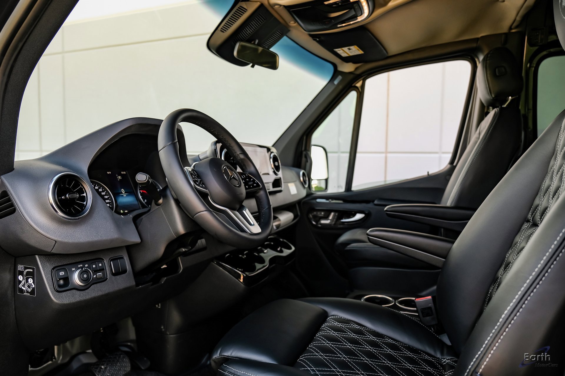 Used 2023 Mercedes-Benz Sprinter 2500 image 30