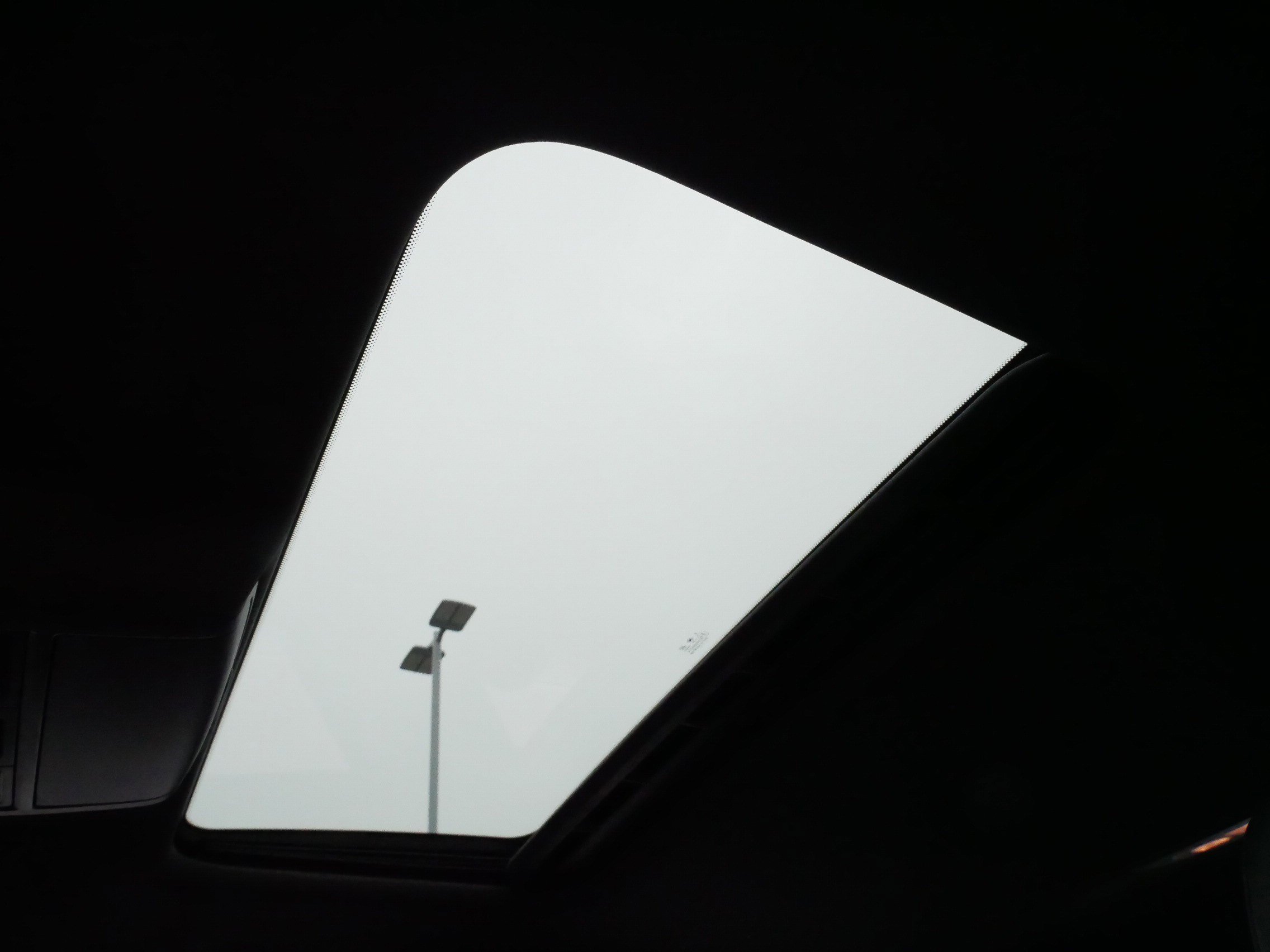 Used 2021 Volkswagen Passat 2.0T R-Line image 31