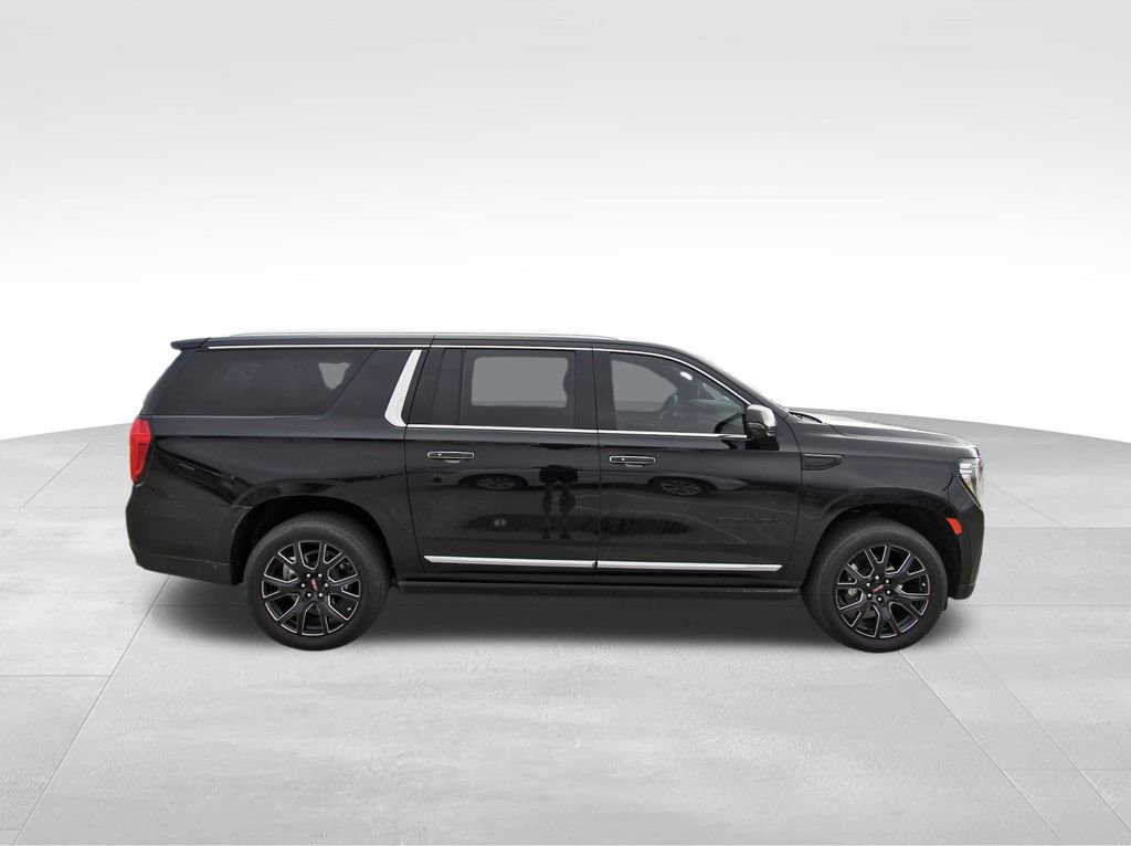 Used 2023 GMC Yukon XL Denali w/ Denali Reserve Package image 5