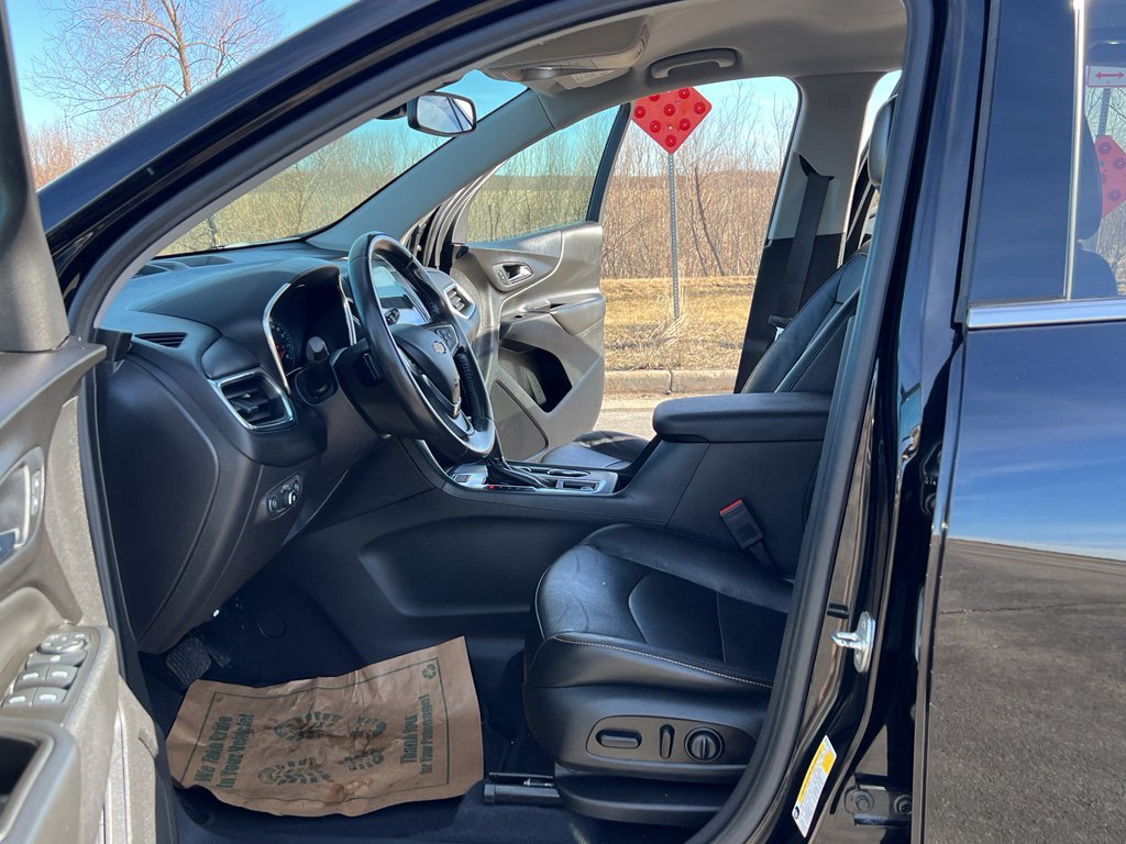 Used 2020 Chevrolet Equinox LT w/ Midnight Edition image 13