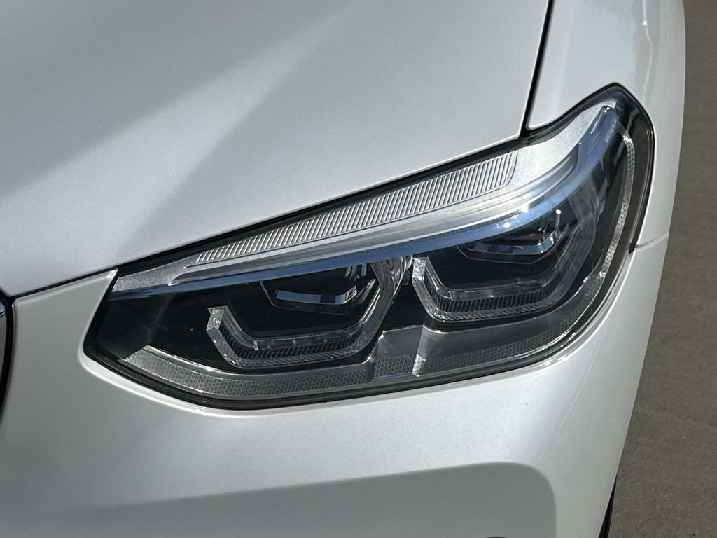 Used 2020 BMW X3 xDrive30e image 9