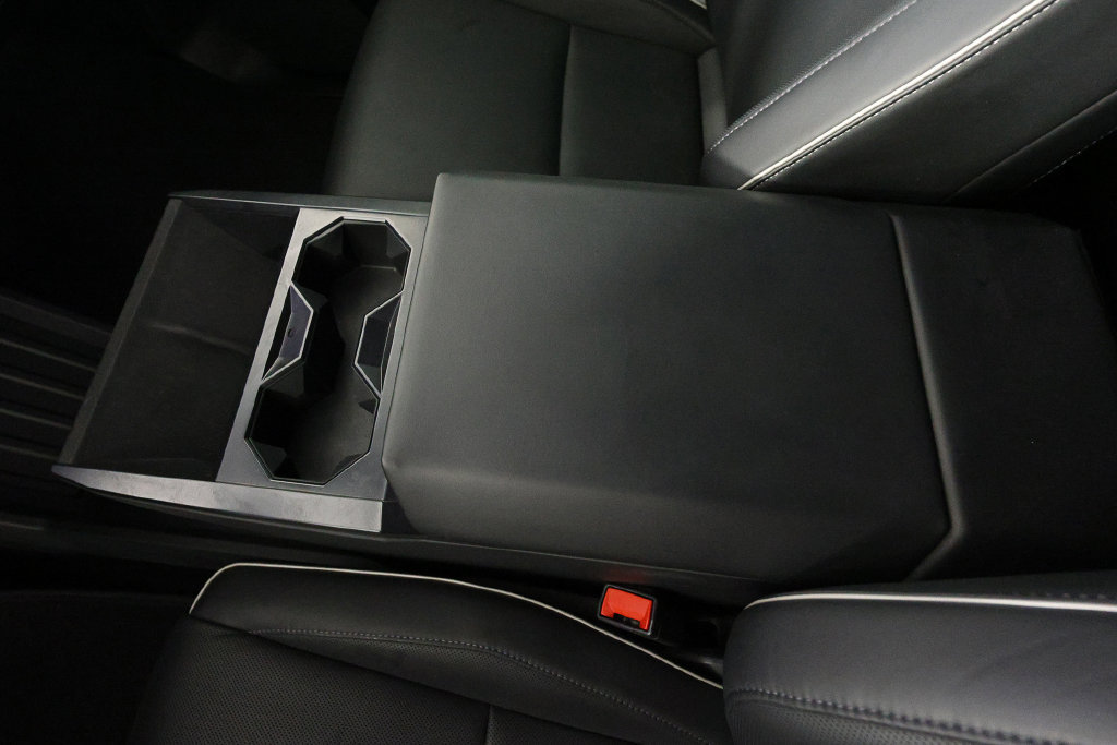 Used 2025 Tesla Cybertruck AWD Crew Cab image 37