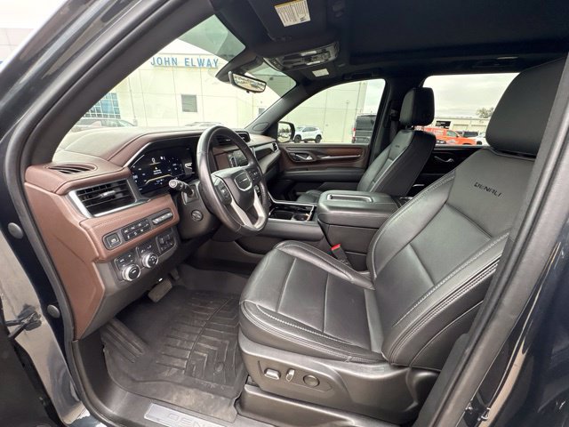 Used 2022 GMC Yukon Denali w/ Denali Premium Package AWD/4WD image 13