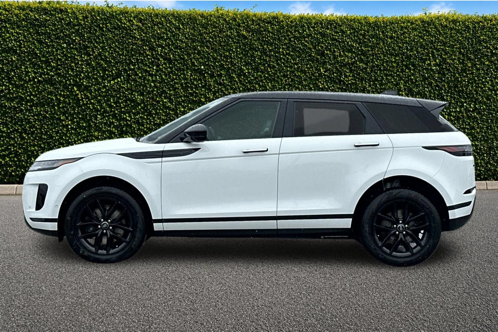 New 2026 Land Rover Range Rover Evoque S AWD/4WD image 3