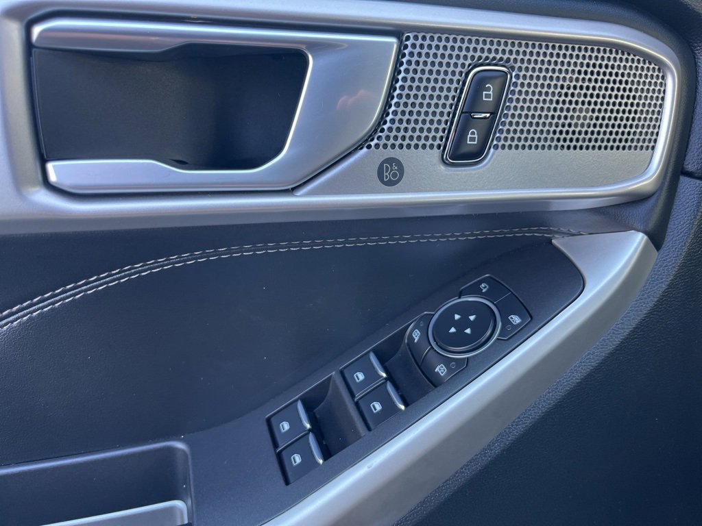 Used 2023 Ford Explorer Limited image 27