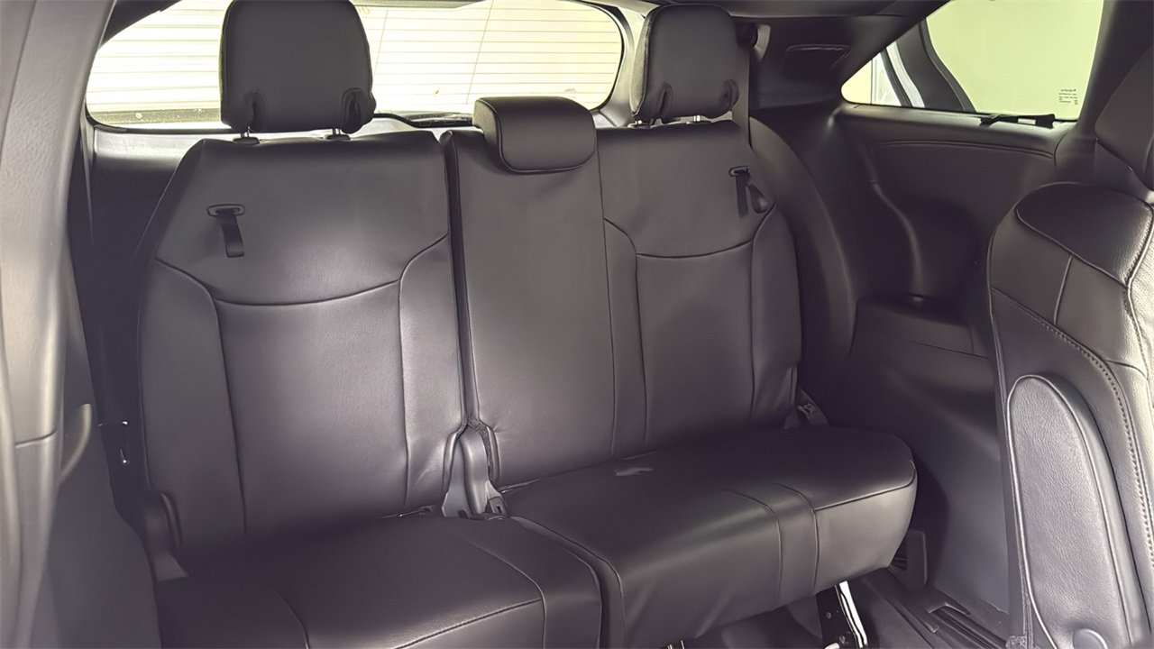 New 2026 Toyota Sienna Platinum image 17