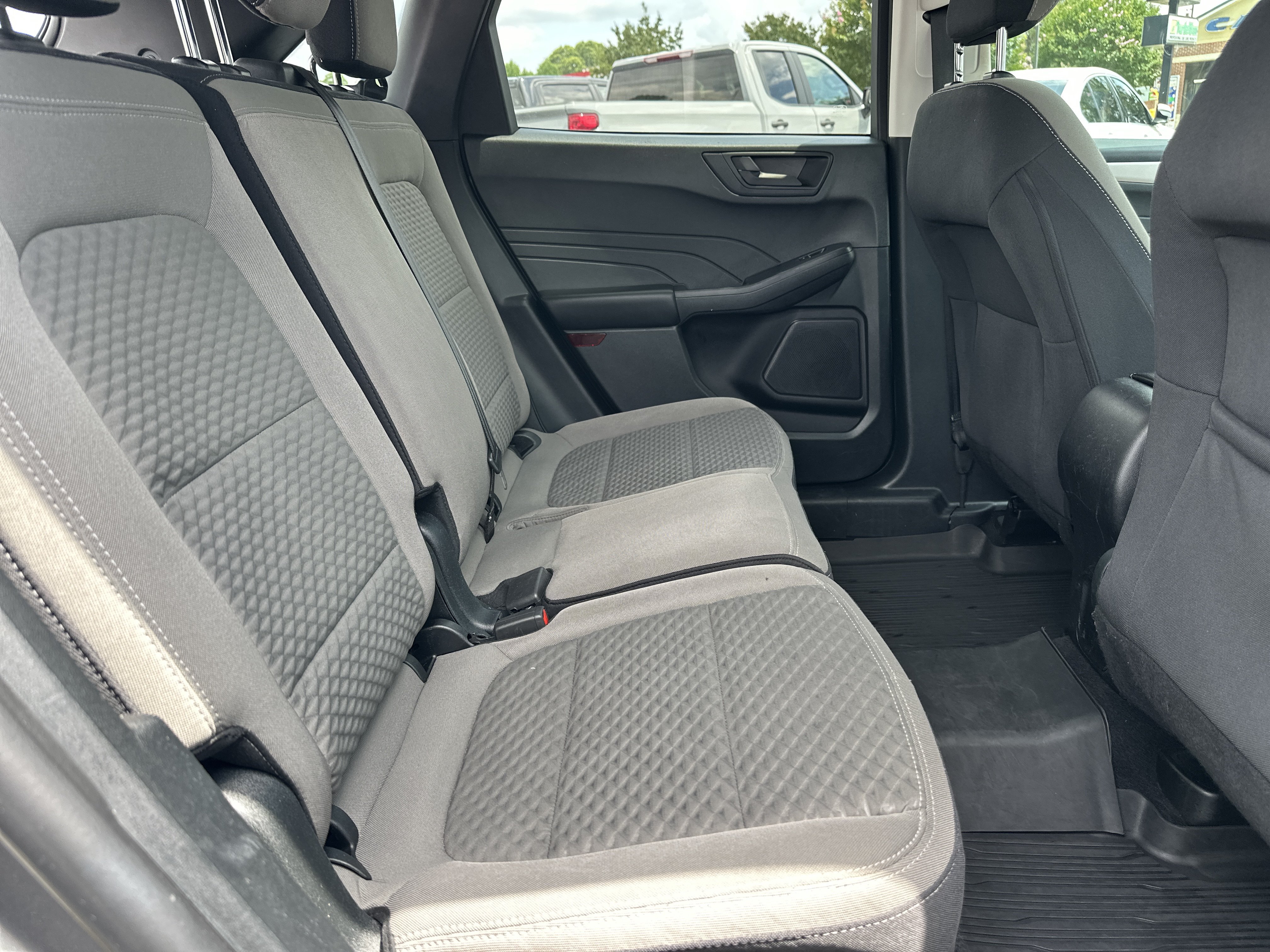 Used 2022 Ford Escape SE FWD image 16