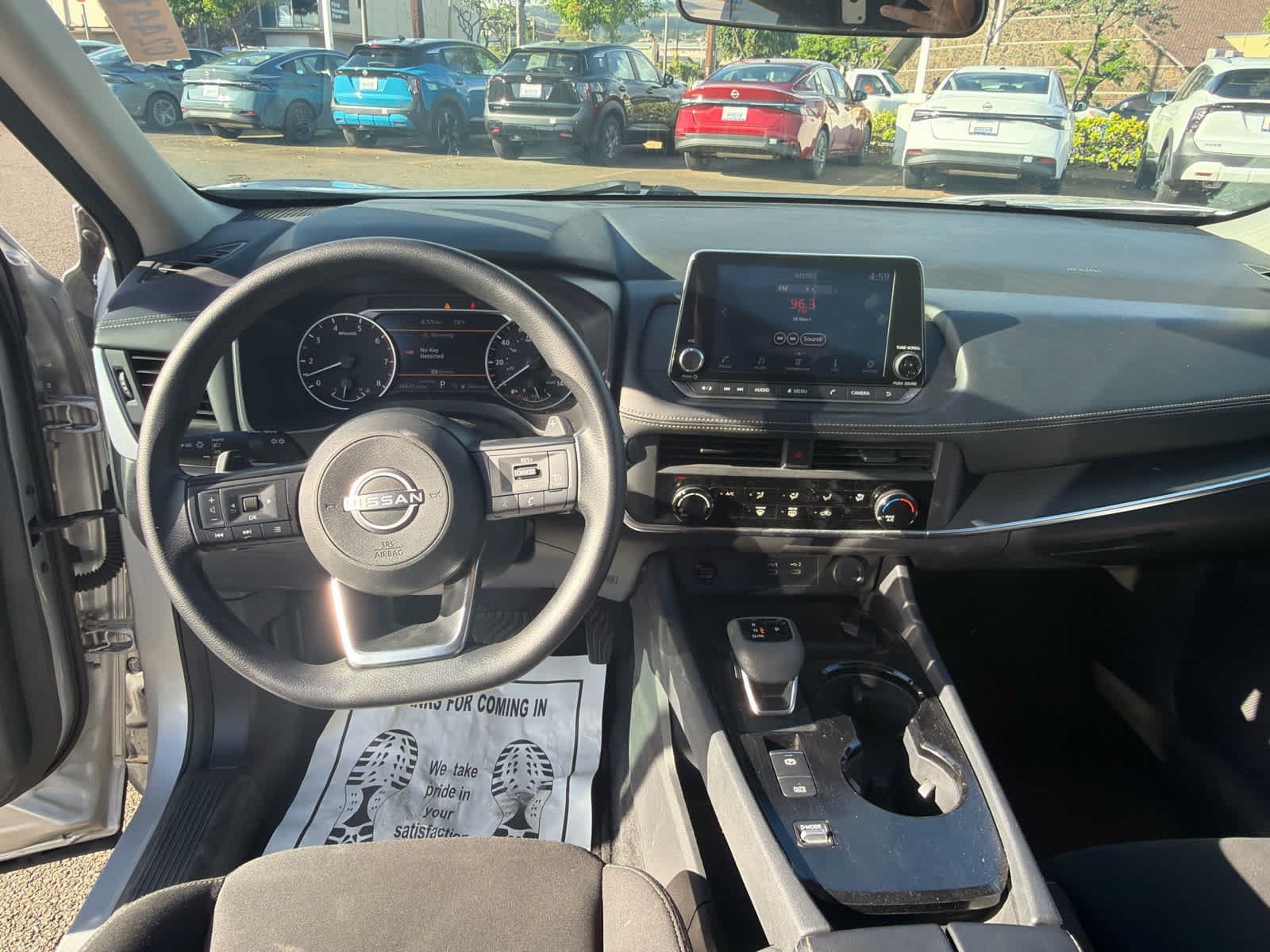 Used 2024 Nissan Rogue S FWD image 10