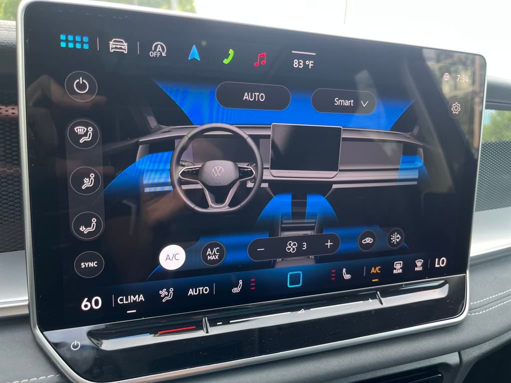 New 2025 Volkswagen Tiguan SE image 13