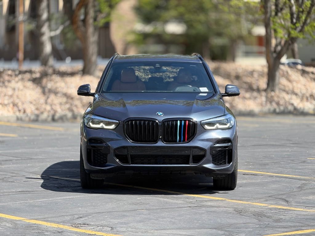 Used 2022 BMW X5 xDrive40i w/ M Sport Package image 2