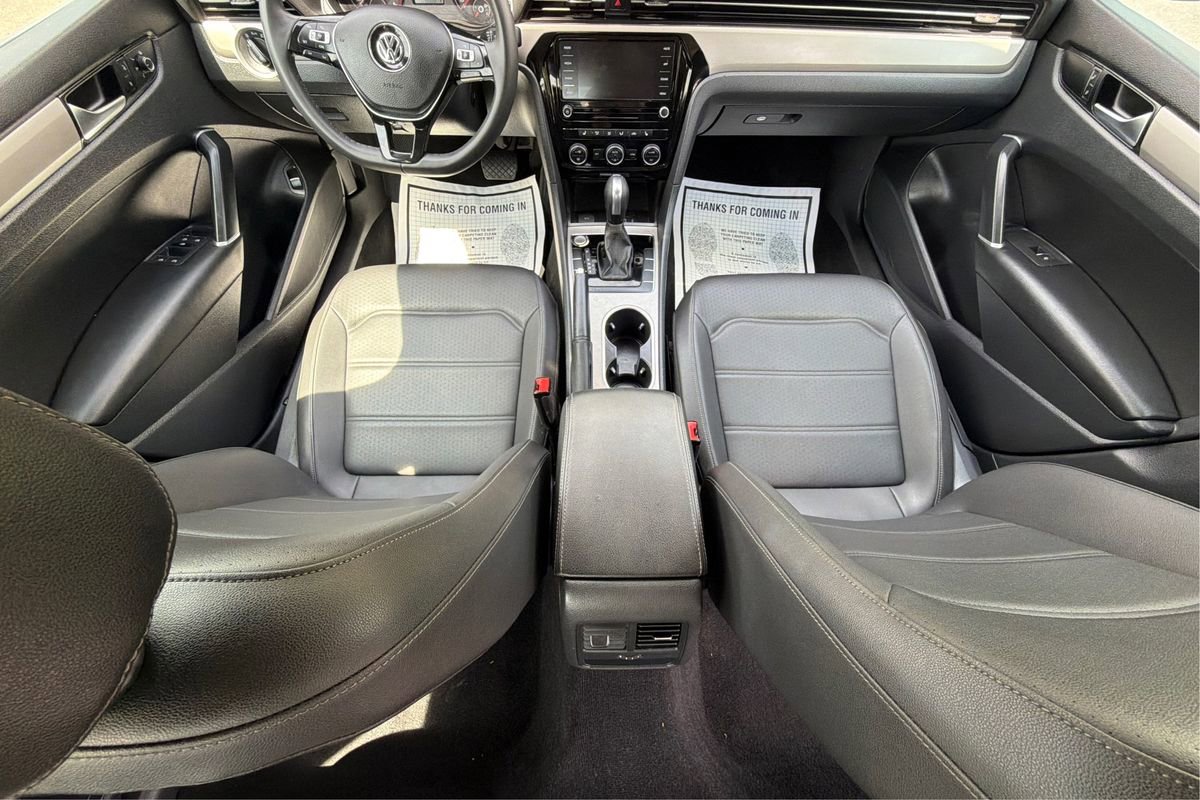 Used 2022 Volkswagen Passat 2.0T SE FWD image 15