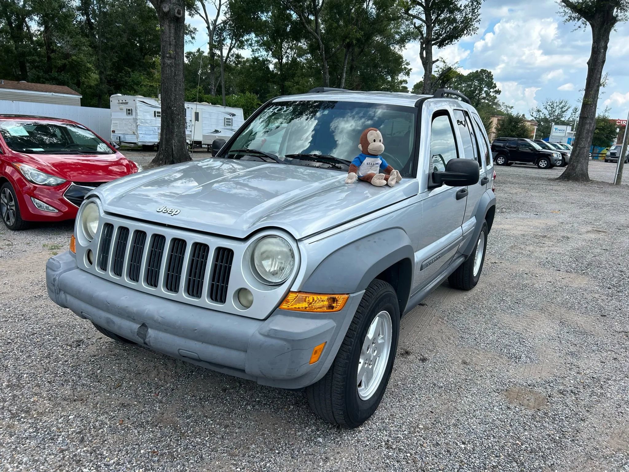 Used 2005 Jeep Liberty Sport image 2