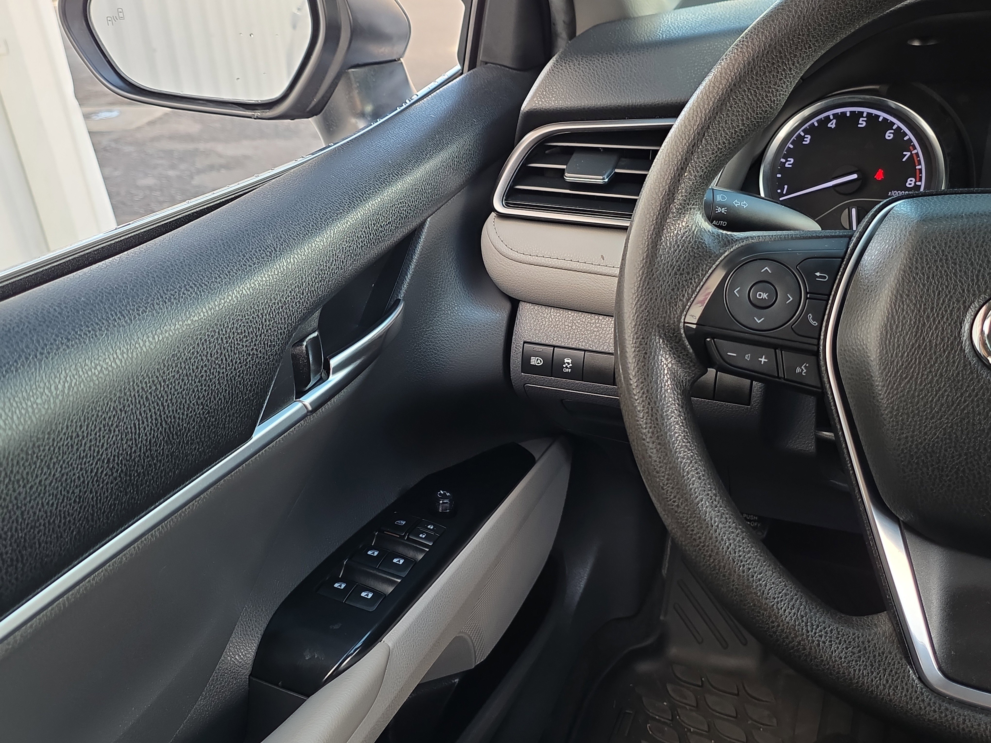 Used 2019 Toyota Camry LE image 22