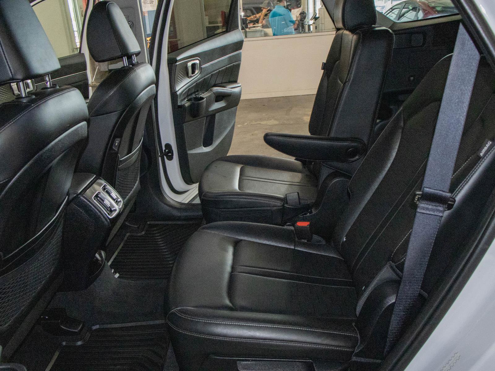 Used 2024 Kia Sorento SX FWD image 15