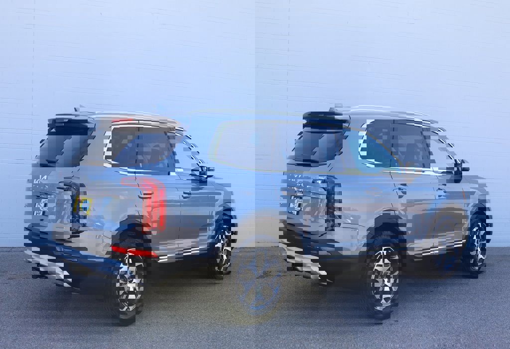 Used 2022 Kia Telluride EX image 54
