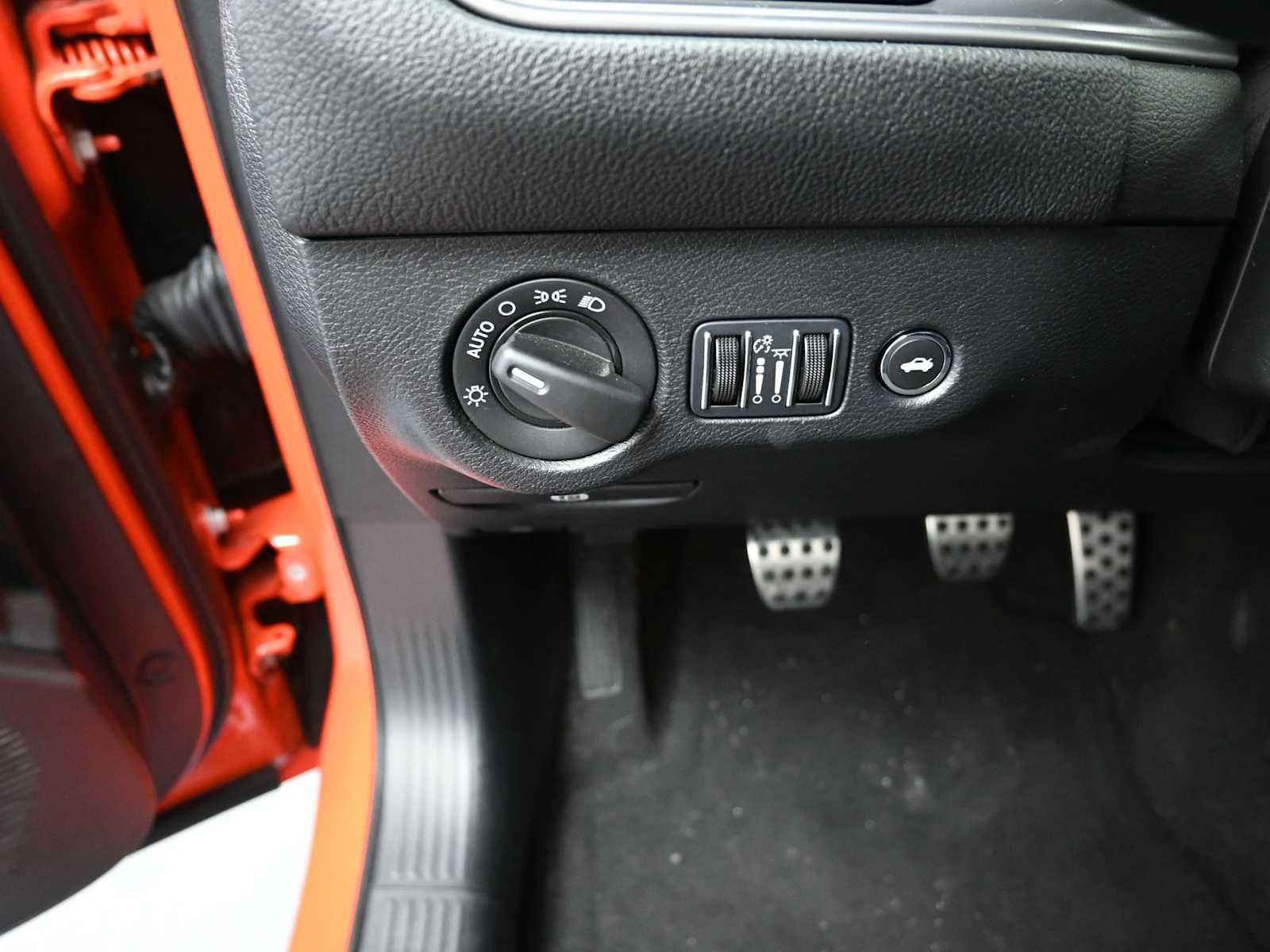 Used 2023 Dodge Challenger R/T image 11