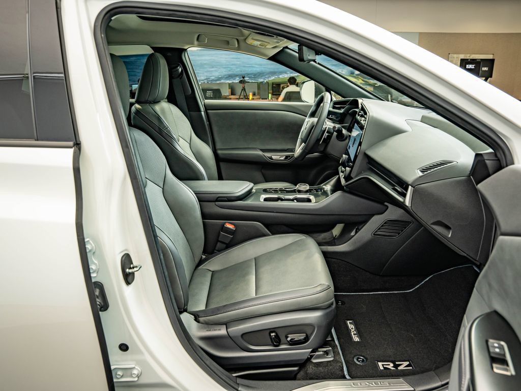 Certified 2024 Lexus RZ 300e Premium w/ Technology Package FWD image 34