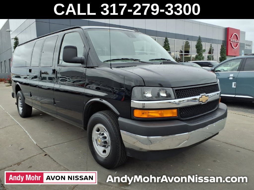 Used 2025 Chevrolet Express 3500 LT w/ LT Preferred Equipment Group RWD image 2