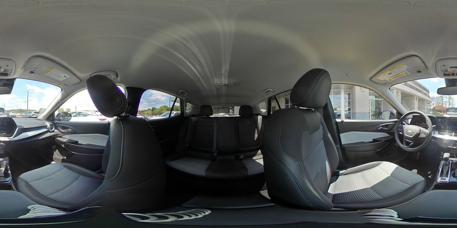 Used 2025 Chevrolet Trax LT FWD image 42