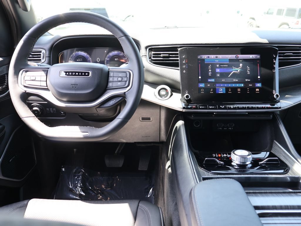 Used 2024 Jeep Wagoneer Series III AWD/4WD image 20