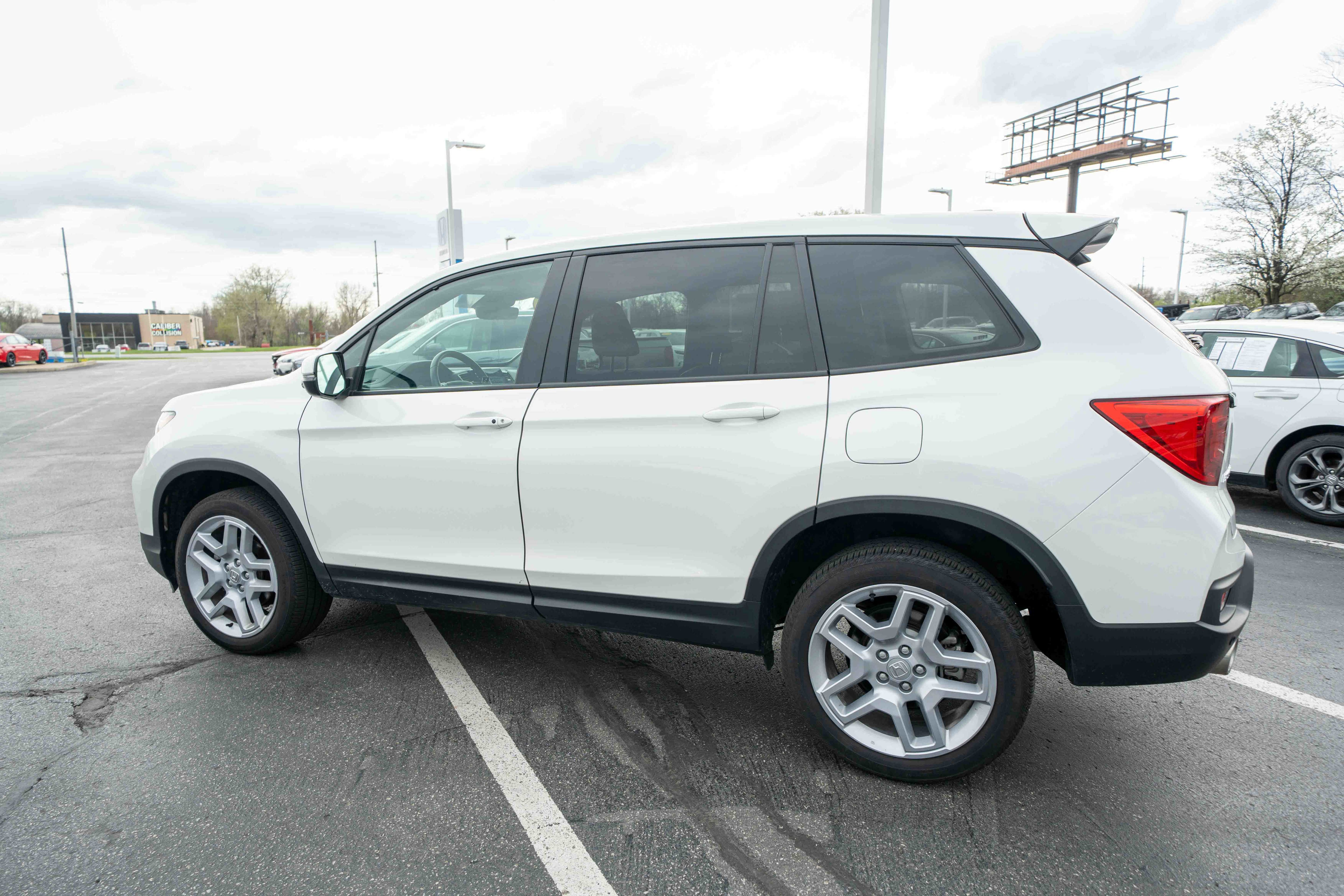 Used 2025 Honda Passport EX-L image 4