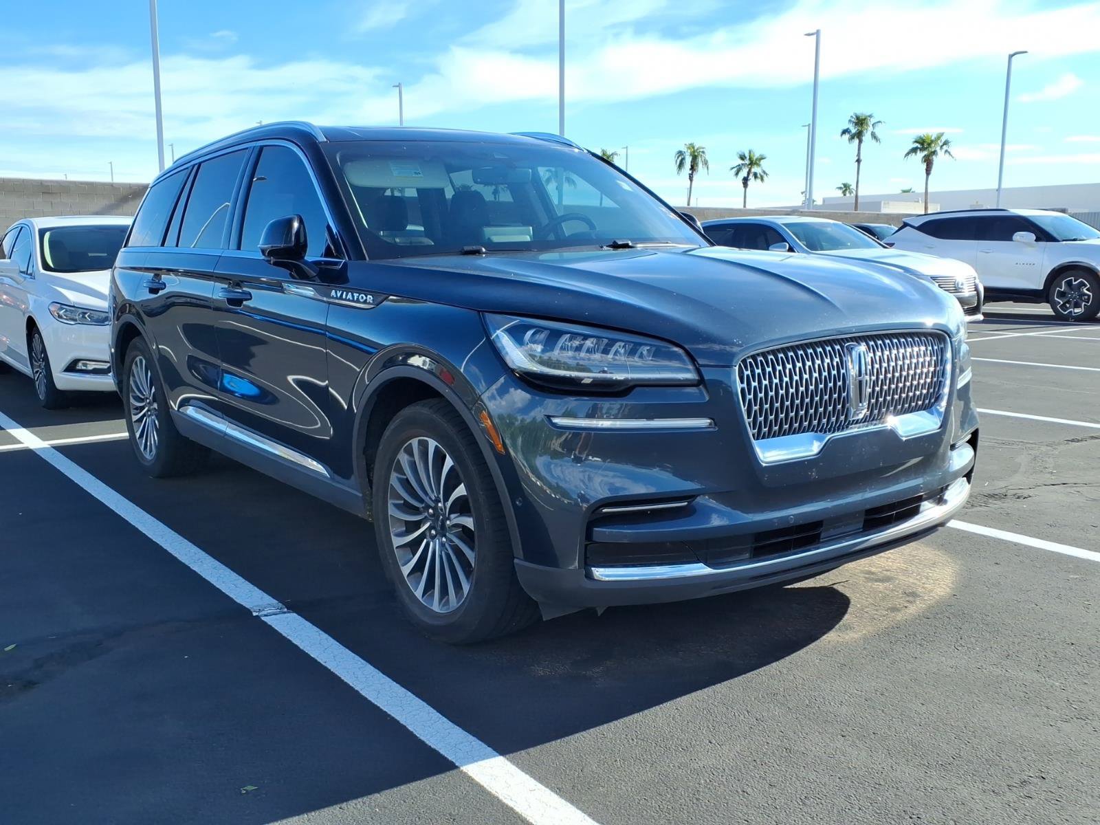 Used 2022 Lincoln Aviator Reserve w/ Elements Package Plus RWD image 2