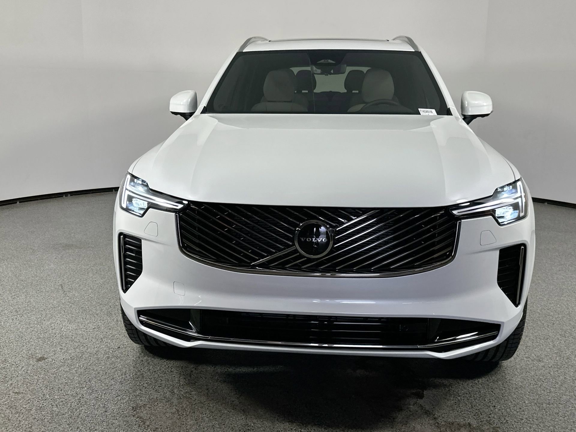 New 2026 Volvo XC90 B5 Plus image 2